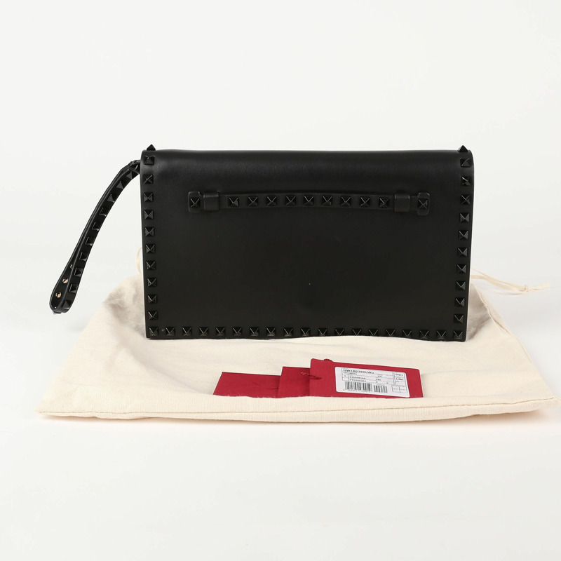 VALENTINO 黑色皮革 Rockstud 肩帶手拿包 0399-0
