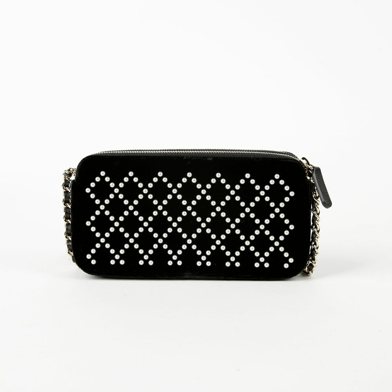 CHANEL 黑色天鵝絨珍珠絎縫雙拉鍊WOC斜背包-3