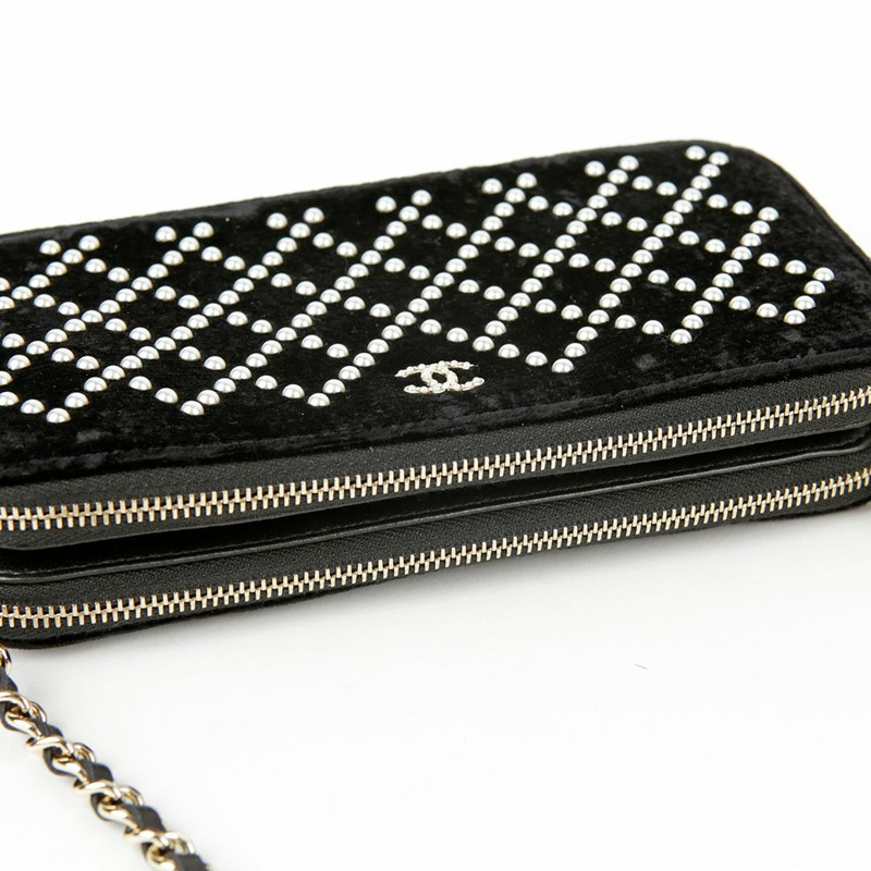 【包稅】CHANEL 黑色天鵝絨珍珠絎縫雙拉鍊WOC斜背包-9