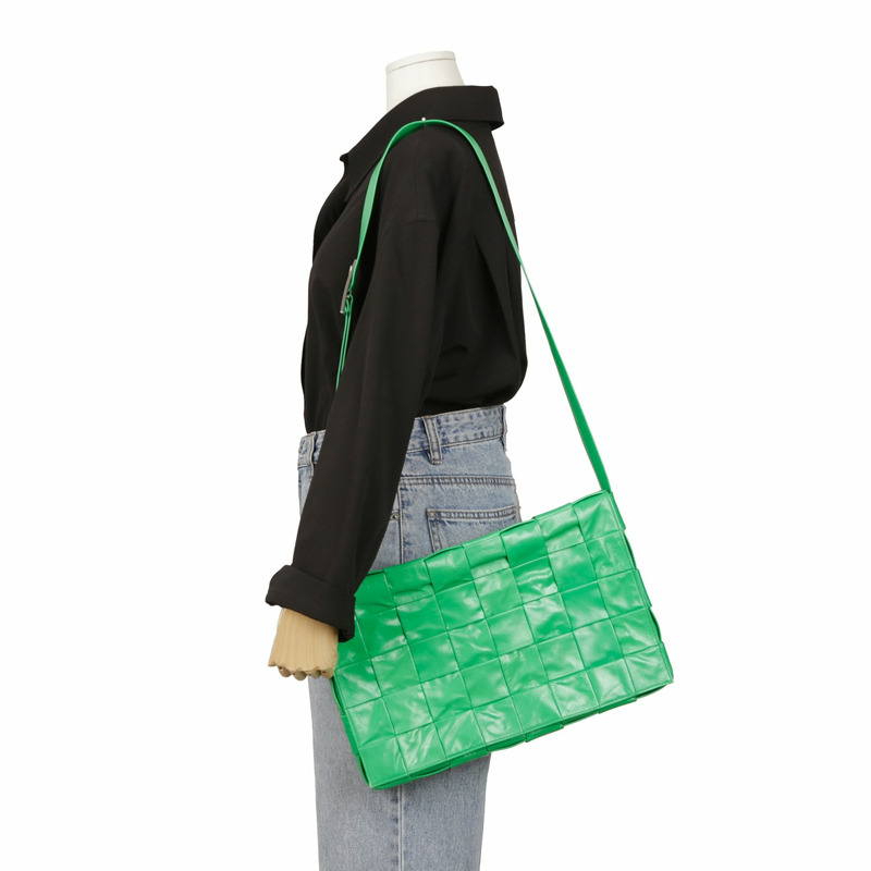 BOTTEGA VENETA Maxi Parquet Intrecciato 皮革盒式斜背包 691407-14