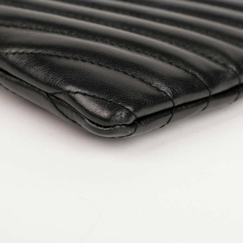 SAINT LAURENT 黑色馬特拉塞凸紋皮革 Monogram 手拿包-13