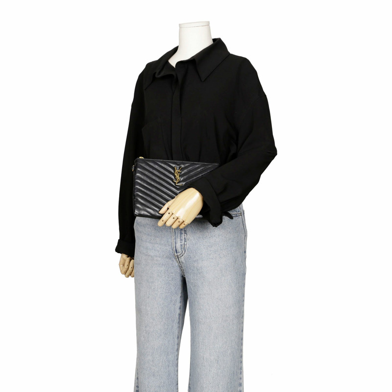 SAINT LAURENT 黑色馬特拉塞凸紋皮革 Monogram 手拿包-16
