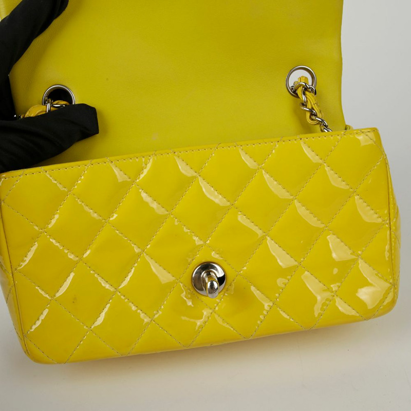 CHANEL 經典新款迷你肩斜背包-12