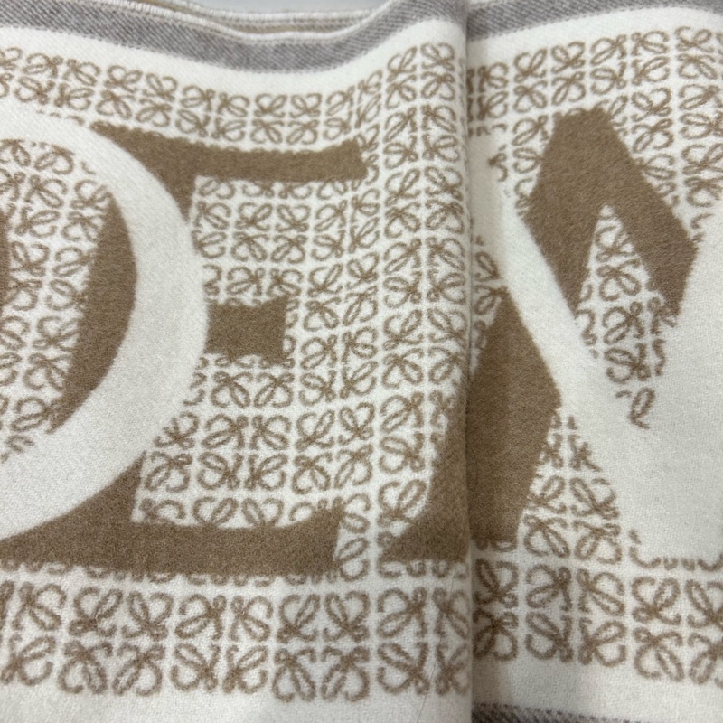 全新 loewe 附購證 雙面羊毛混羊絨圍巾 經典滿版logo老花 雙面奶茶配色 圍巾-1