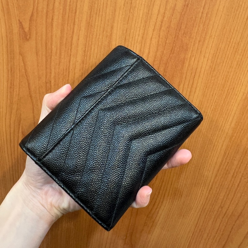 YSL 黑荔枝皮銀釦三折短夾-5