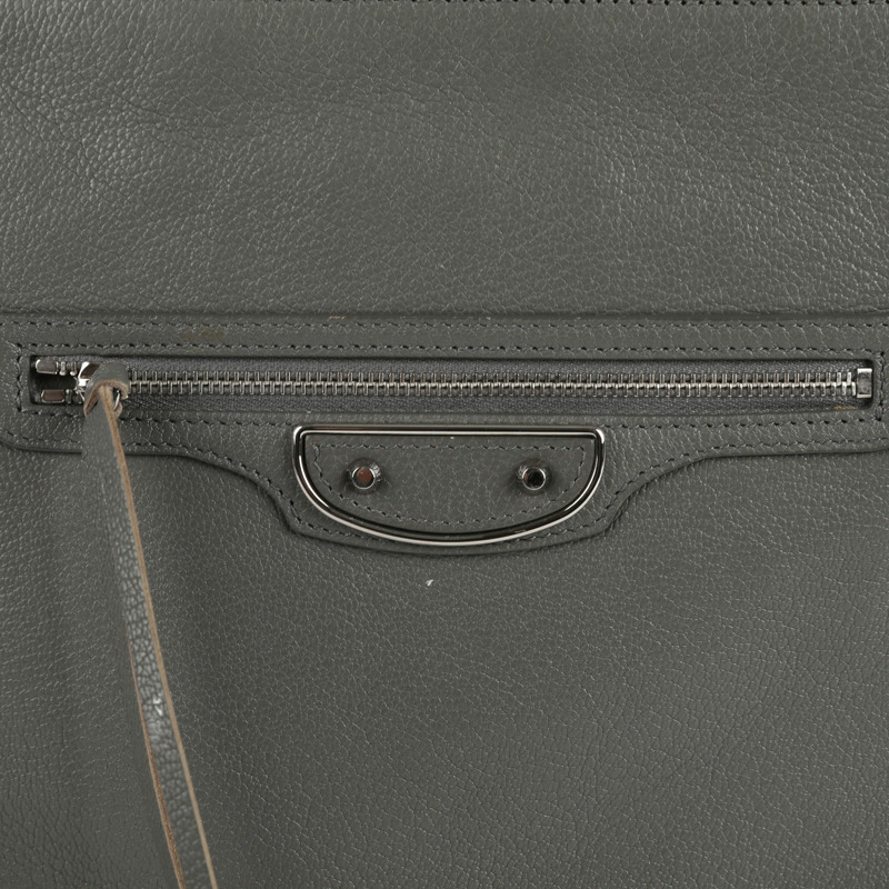 BALENCIAGA 經典金屬邊緣中型手拿包-1