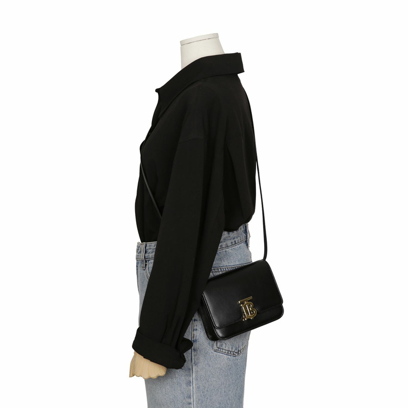 BURBERRY TB 迷你肩斜背包-11