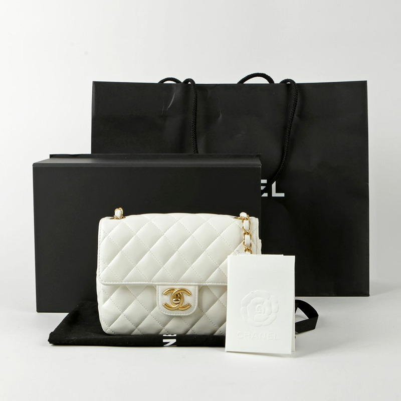 CHANEL 翻蓋迷你肩斜背包-1