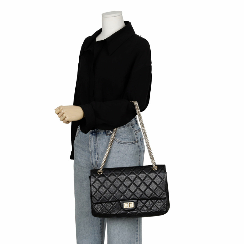CHANEL 2.55 Maxi 翻蓋肩斜背包-13