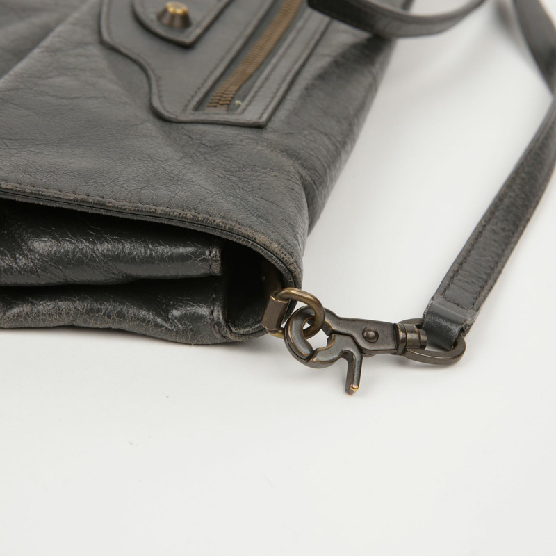 BALENCIAGA 信封手拿包和斜背包 319376-9