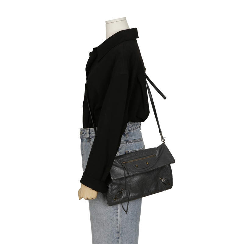 BALENCIAGA 信封手拿包和斜背包 319376-14