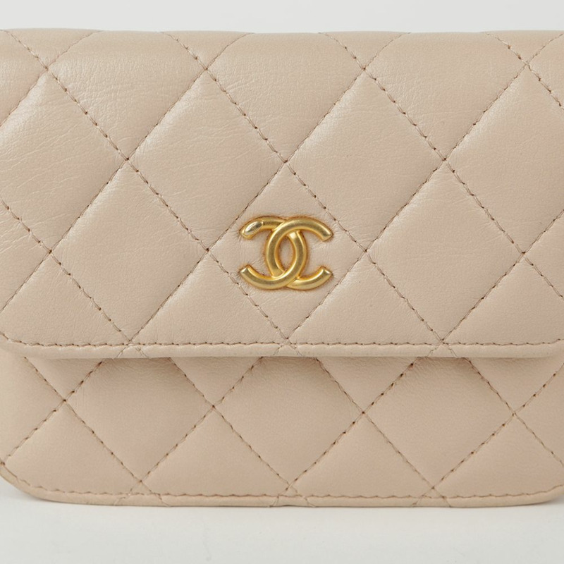 CHANEL 腰部迷你金球肩斜背包-2