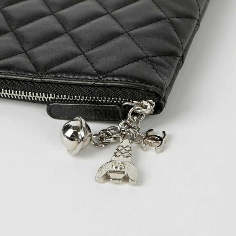 CHANEL 全新中型 CC 標誌手拿包-8