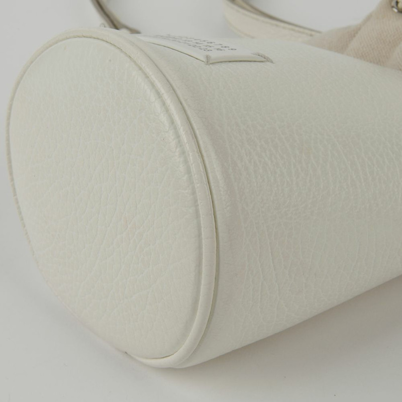 MAISON MARGIELA 微型白色皮革 5AC 水桶斜背包-9