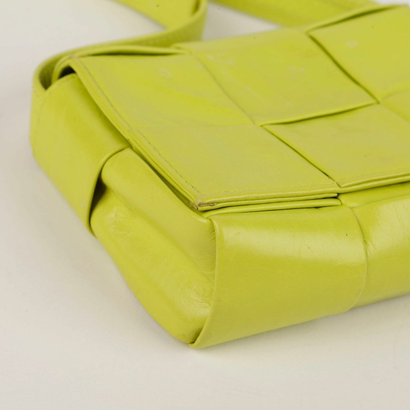 BOTTEGA VENETA Candy Cassette 迷你斜背包-9
