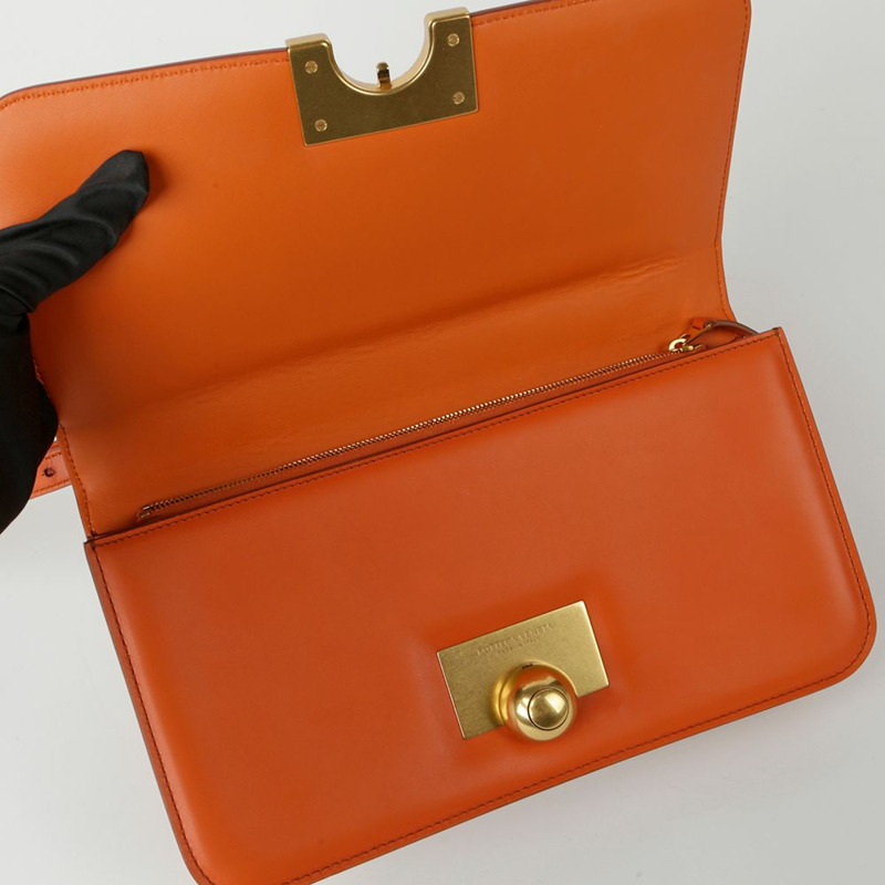 【包稅】BOTTEGA VENETA 經典圓肩斜背包-9