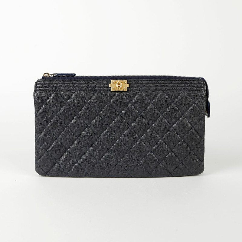 CHANEL Caviar Skin Boy 雙口袋手拿包-1