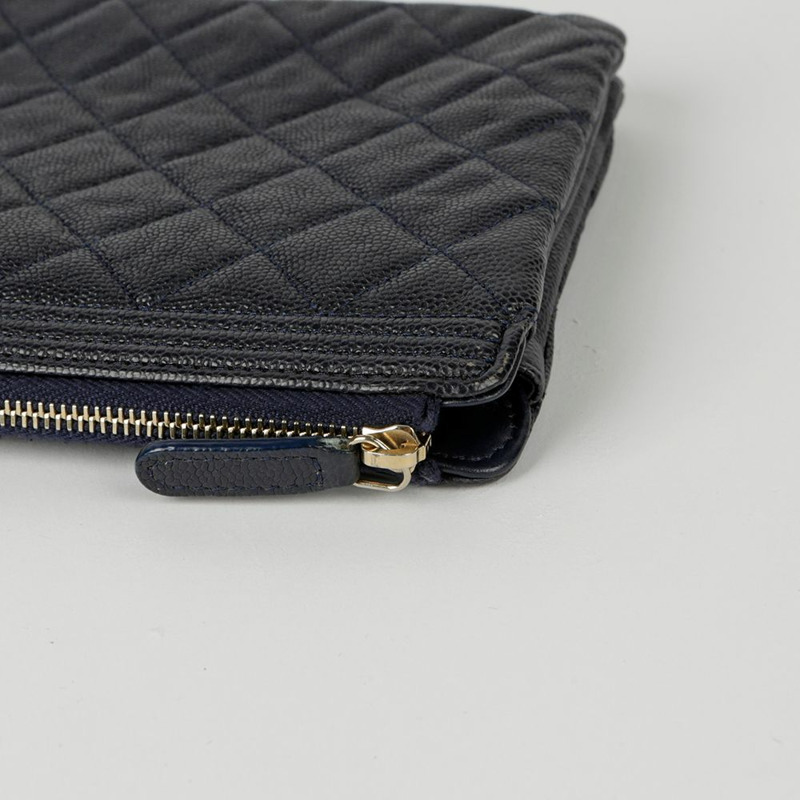 CHANEL Caviar Skin Boy 雙口袋手拿包-6