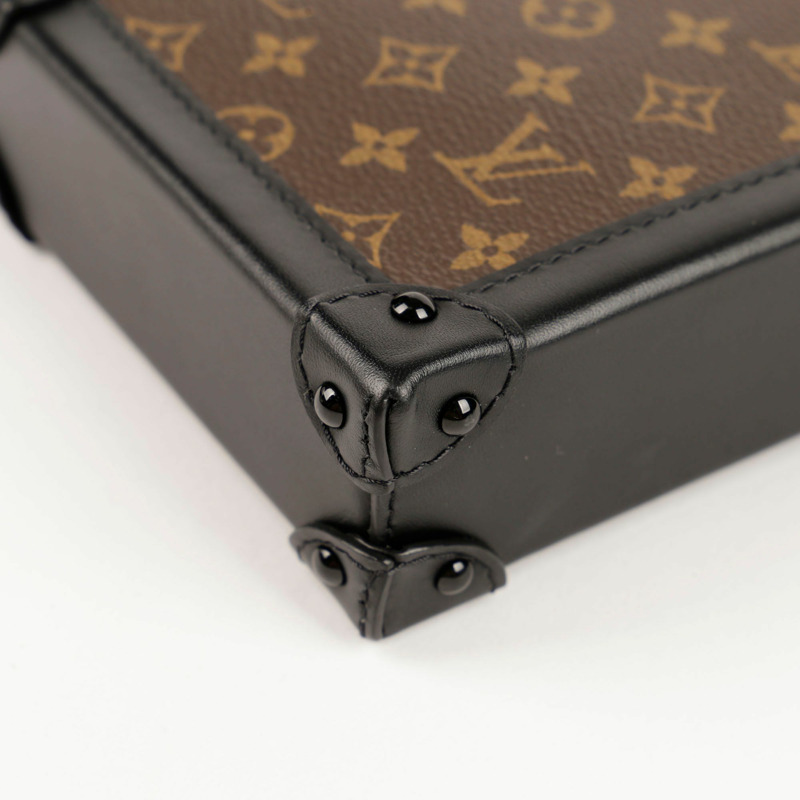 LOUIS VUITTON Pochette Trunk 垂直單肩斜背包-10
