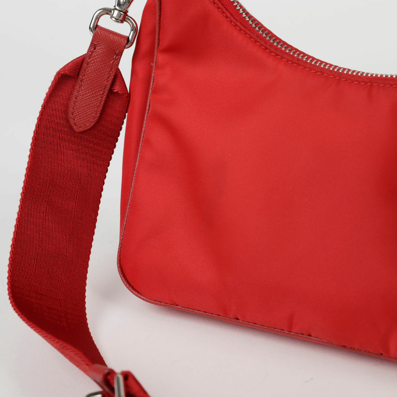 PRADA Reedition Hobo 肩背包與斜背包-8