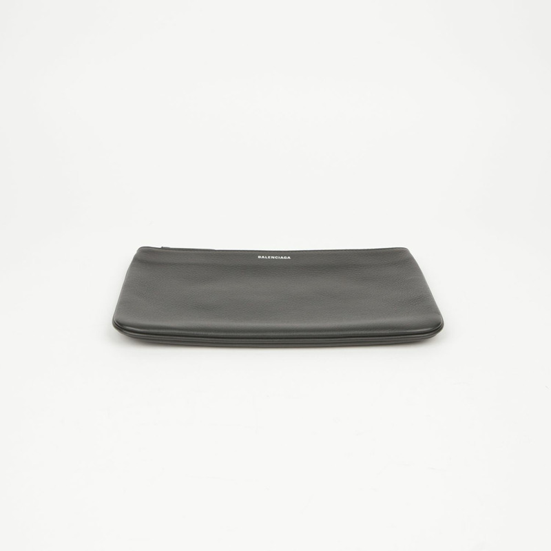 BALENCIAGA 黑色皮革日常手拿包-4