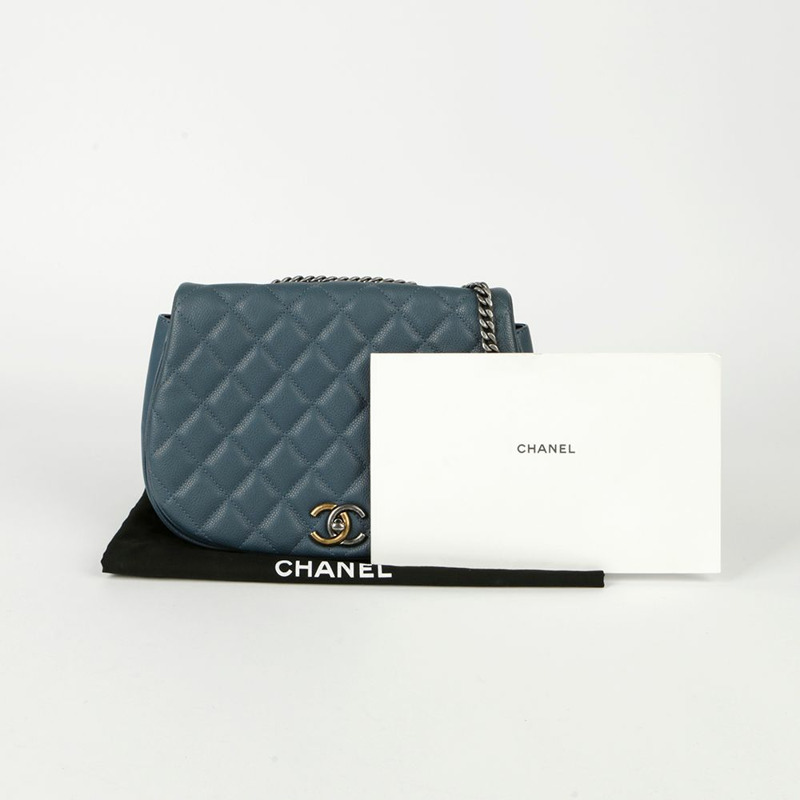 CHANEL 魚子醬皮瓣郵差單肩斜背包-0