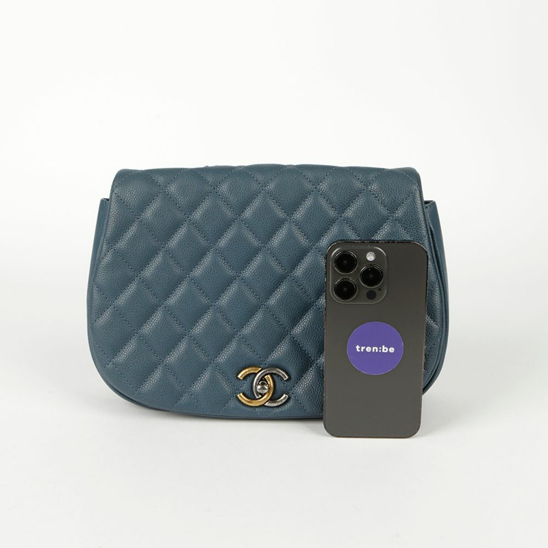 CHANEL 魚子醬皮瓣郵差單肩斜背包-6