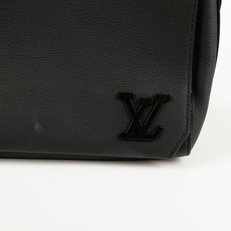 LOUIS VUITTON 航空信差斜背包-1