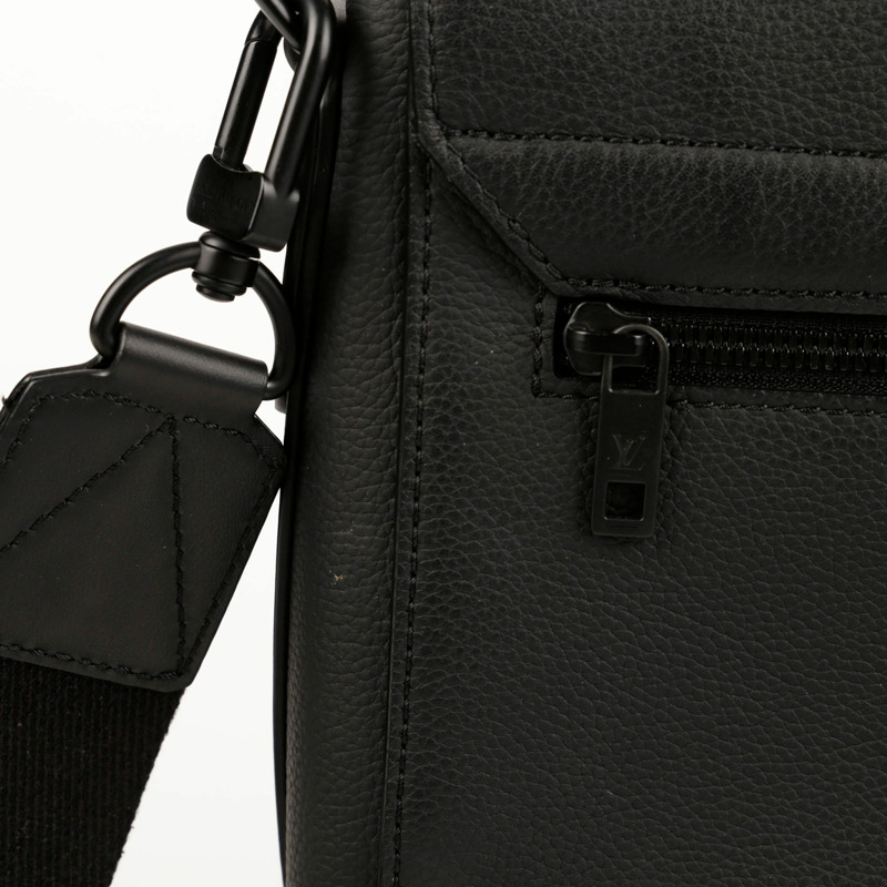 LOUIS VUITTON 航空信差斜背包-7