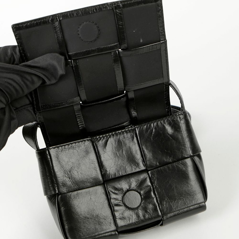 BOTTEGA VENETA Candy Cassette 迷你斜背包-8