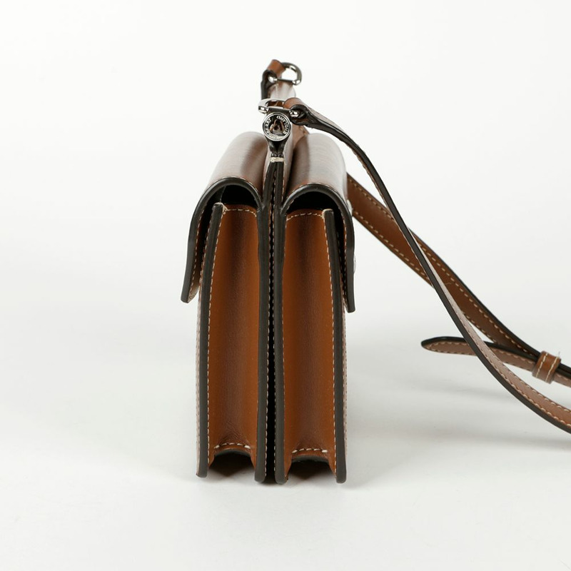 BURBERRY Hosperi Title 口袋斜背包-4