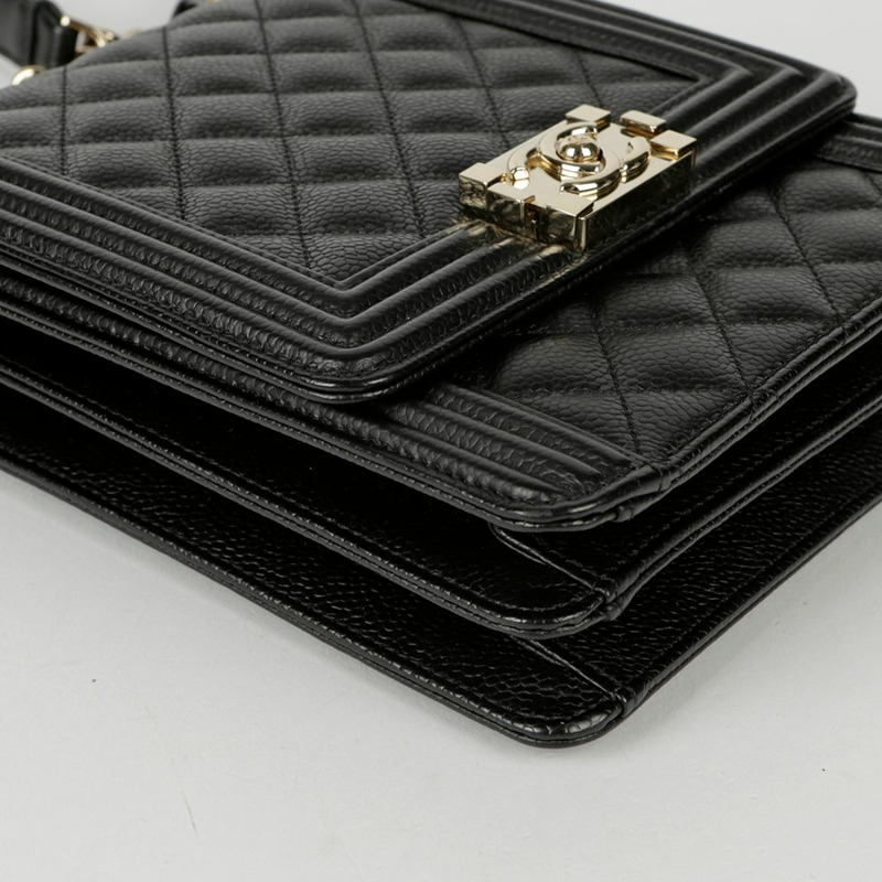 CHANEL Caviar Boy North South 翻蓋單肩斜背包-6