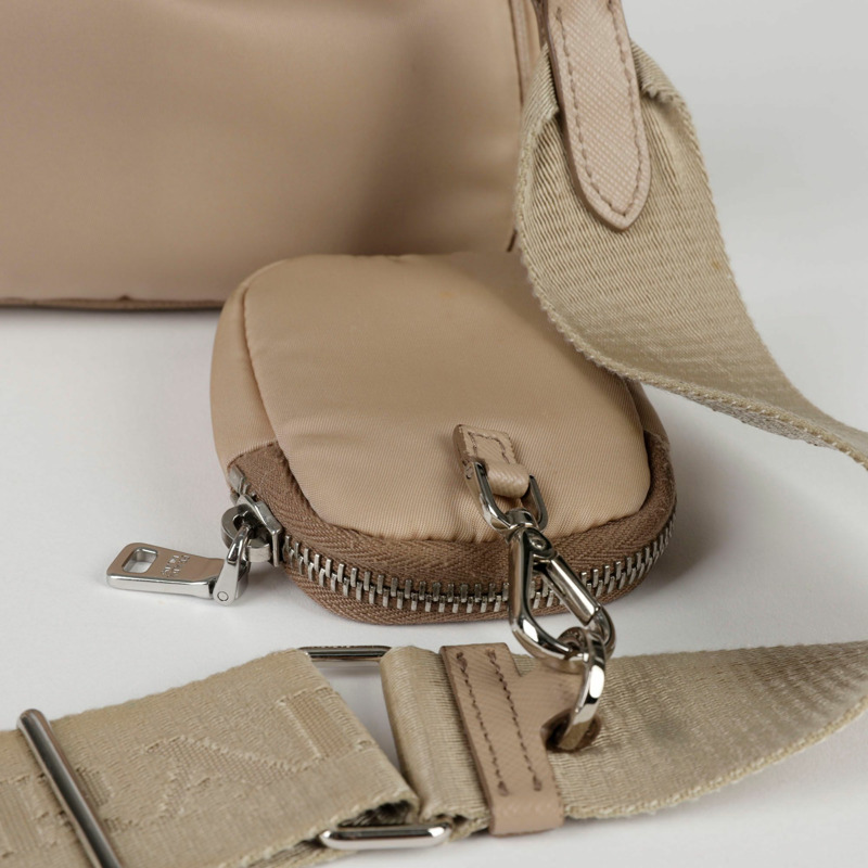 PRADA Reedition Hobo 肩背包與斜背包-8