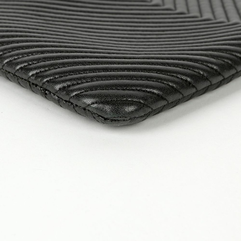 CHANEL Chevron Boy 新款中型手拿包 A84406-7