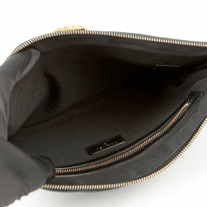 CHANEL Chevron Boy 新款中型手拿包 A84406-11
