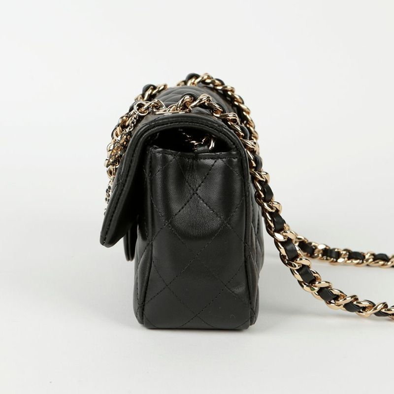CHANEL 經典新款迷你肩背包-6