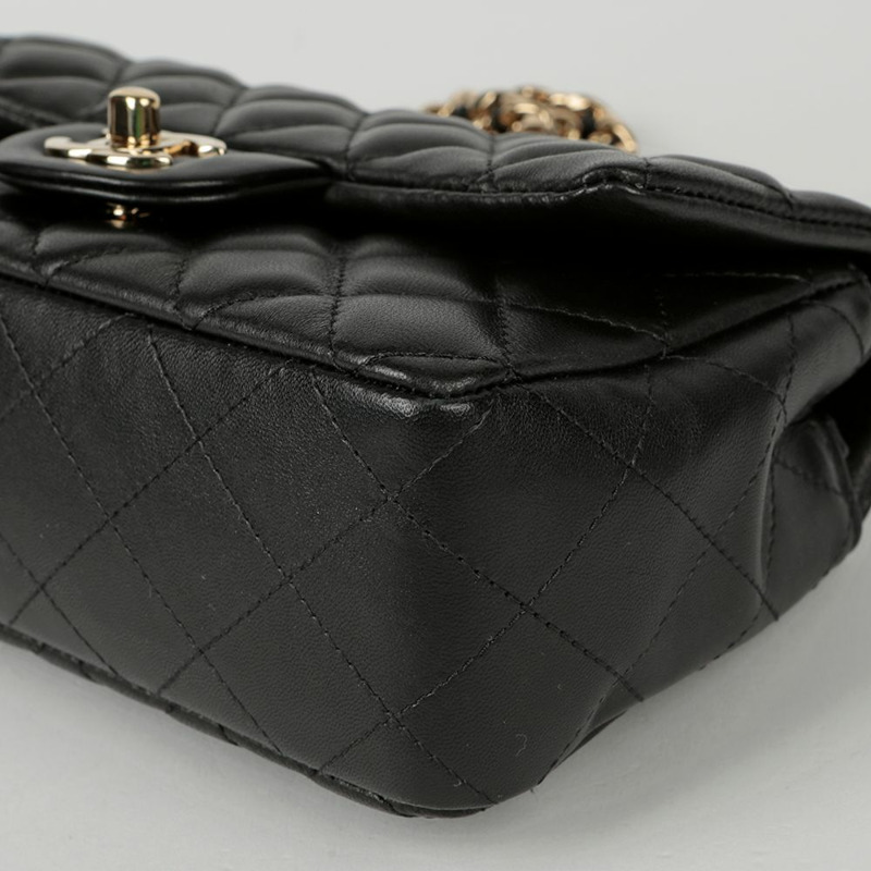 CHANEL 經典新款迷你肩背包-8