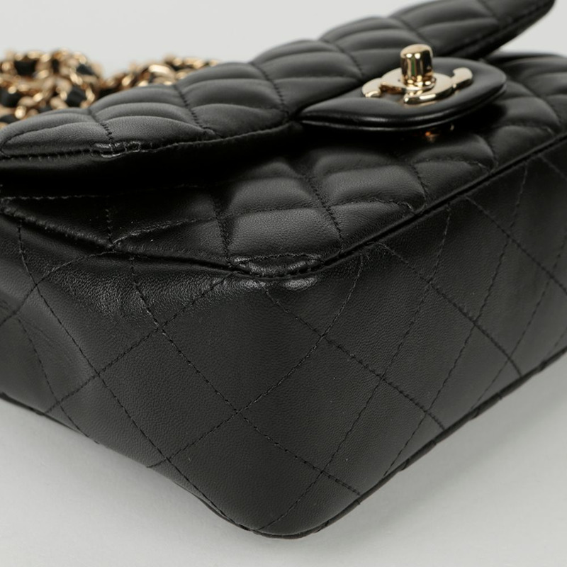 CHANEL 經典新款迷你肩背包-9