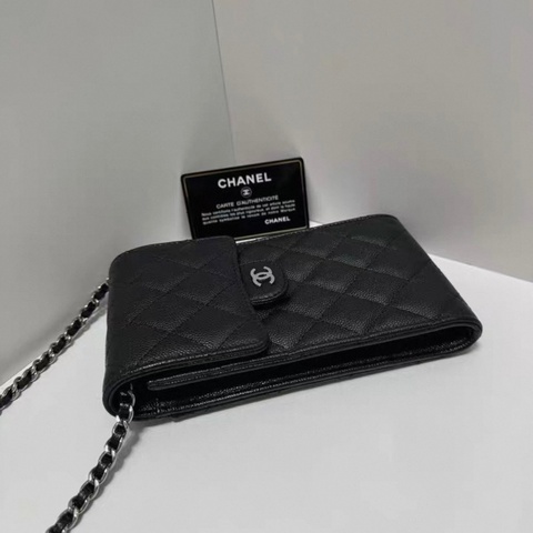 Chanel 黑銀荔枝紋牛皮 手機包 31開。