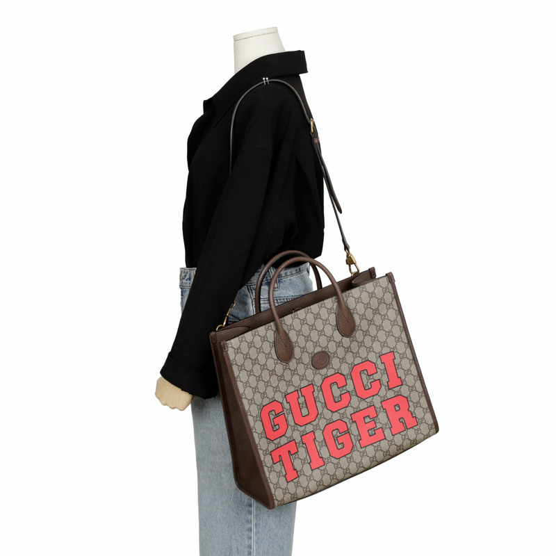 GUCCI GG Tiger 中型手提包與肩背包-12
