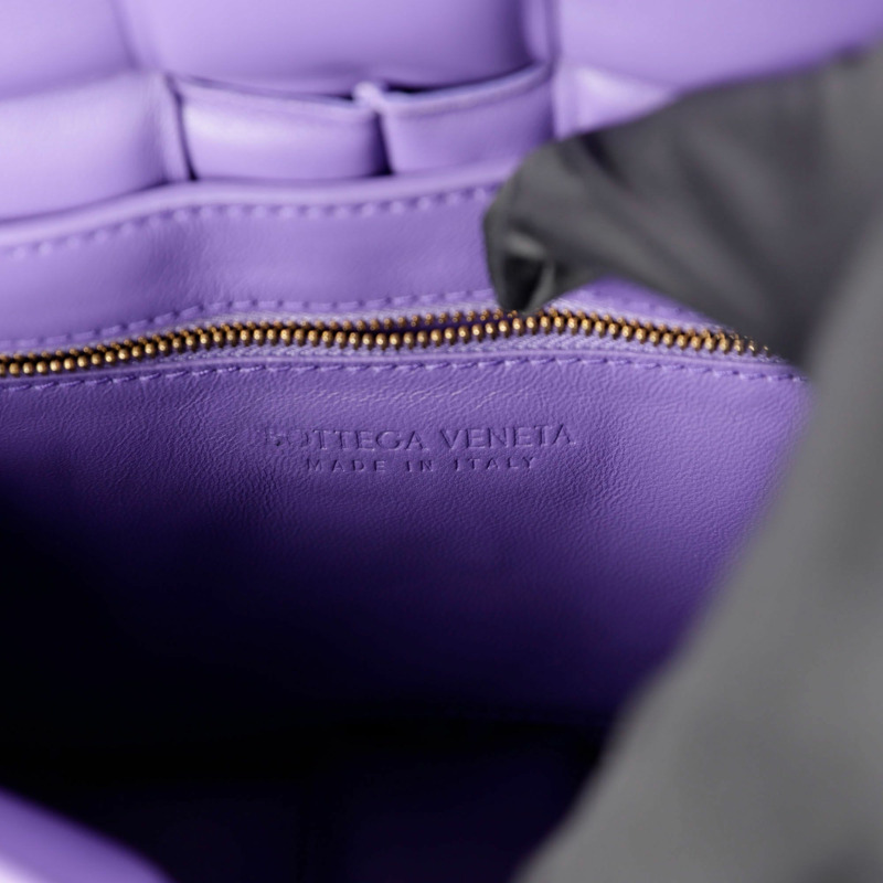 BOTTEGA VENETA 加厚卡式肩斜背包 591970-9