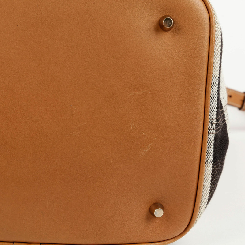 BURBERRY Ashby Hobo 中型托特單肩包-8