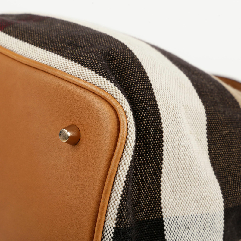 BURBERRY Ashby Hobo 中型托特單肩包-12