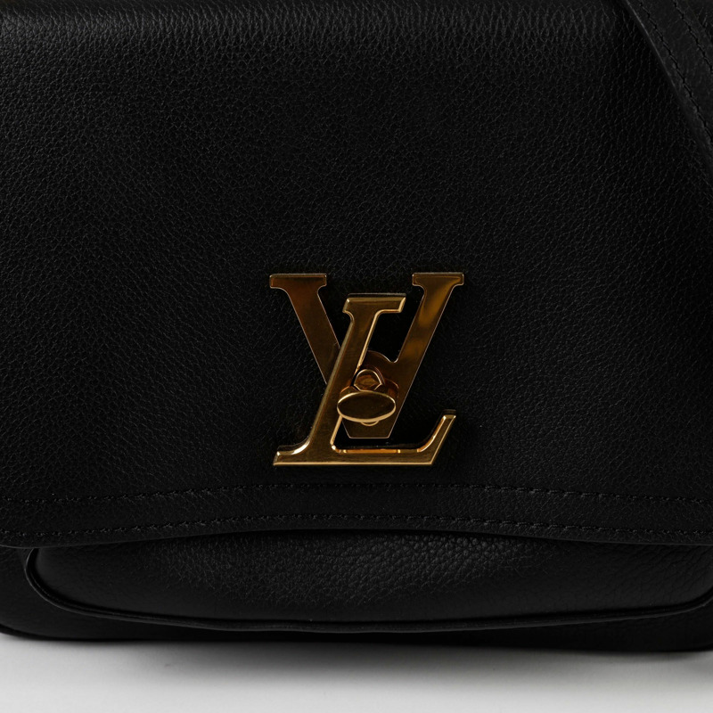 LOUIS VUITTON Lockme PM 斜背肩背包-1