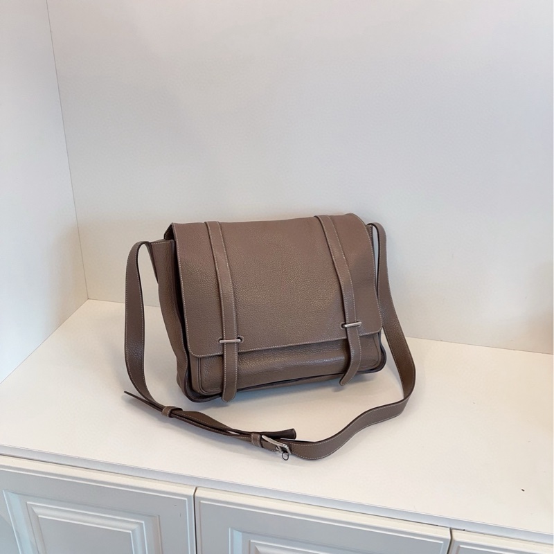 Hermes 愛馬仕 Steve 大象灰男士翻蓋郵差包 約37*30*12-0