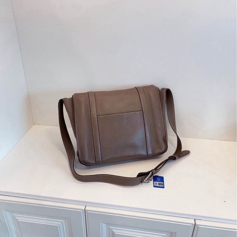 Hermes 愛馬仕 Steve 大象灰男士翻蓋郵差包 約37*30*12-3