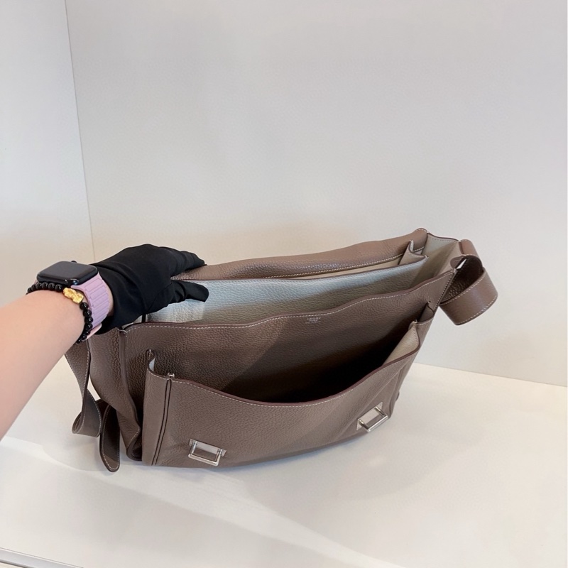 Hermes 愛馬仕 Steve 大象灰男士翻蓋郵差包 約37*30*12-8