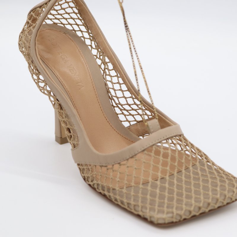 Bottega Veneta 寶緹嘉 奶茶色 洞洞 鏈條 跟鞋 EU35 1/2-1