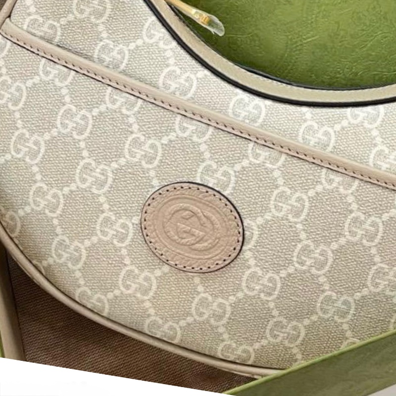 Gucci GG moon bag white-4