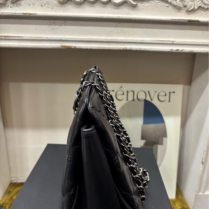 Chanel 黑色皮标大扣 外缝线托特-3